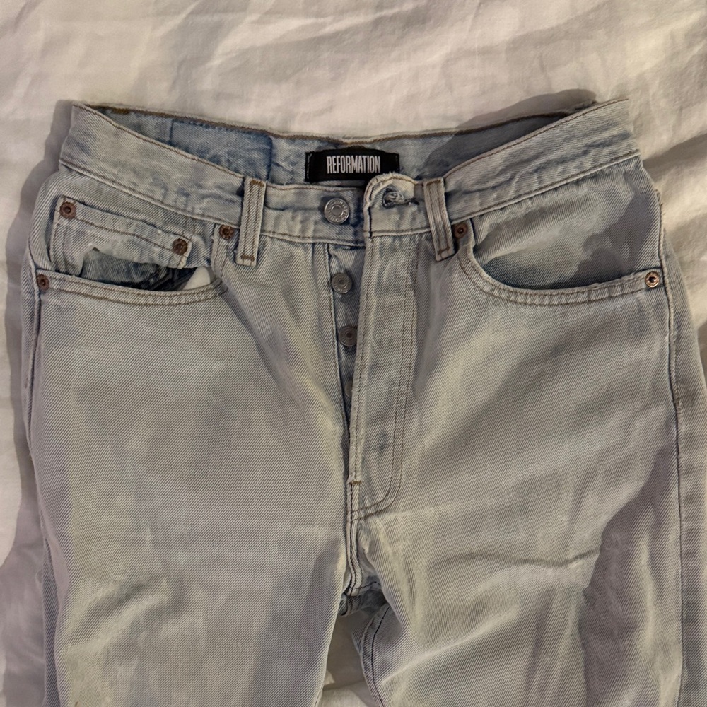 REFORMATION LEVIS ripped butt cheek out 26 - Picture 3 of 7
